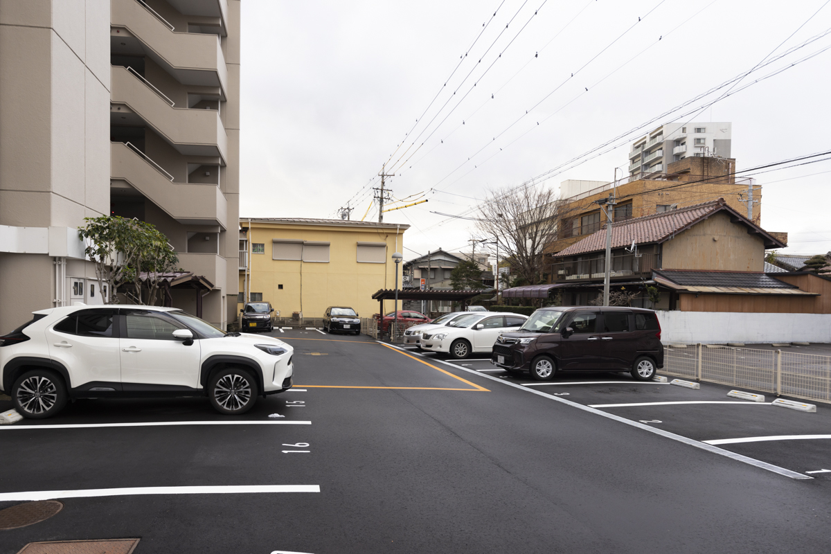 コープ野村江南の駐車場