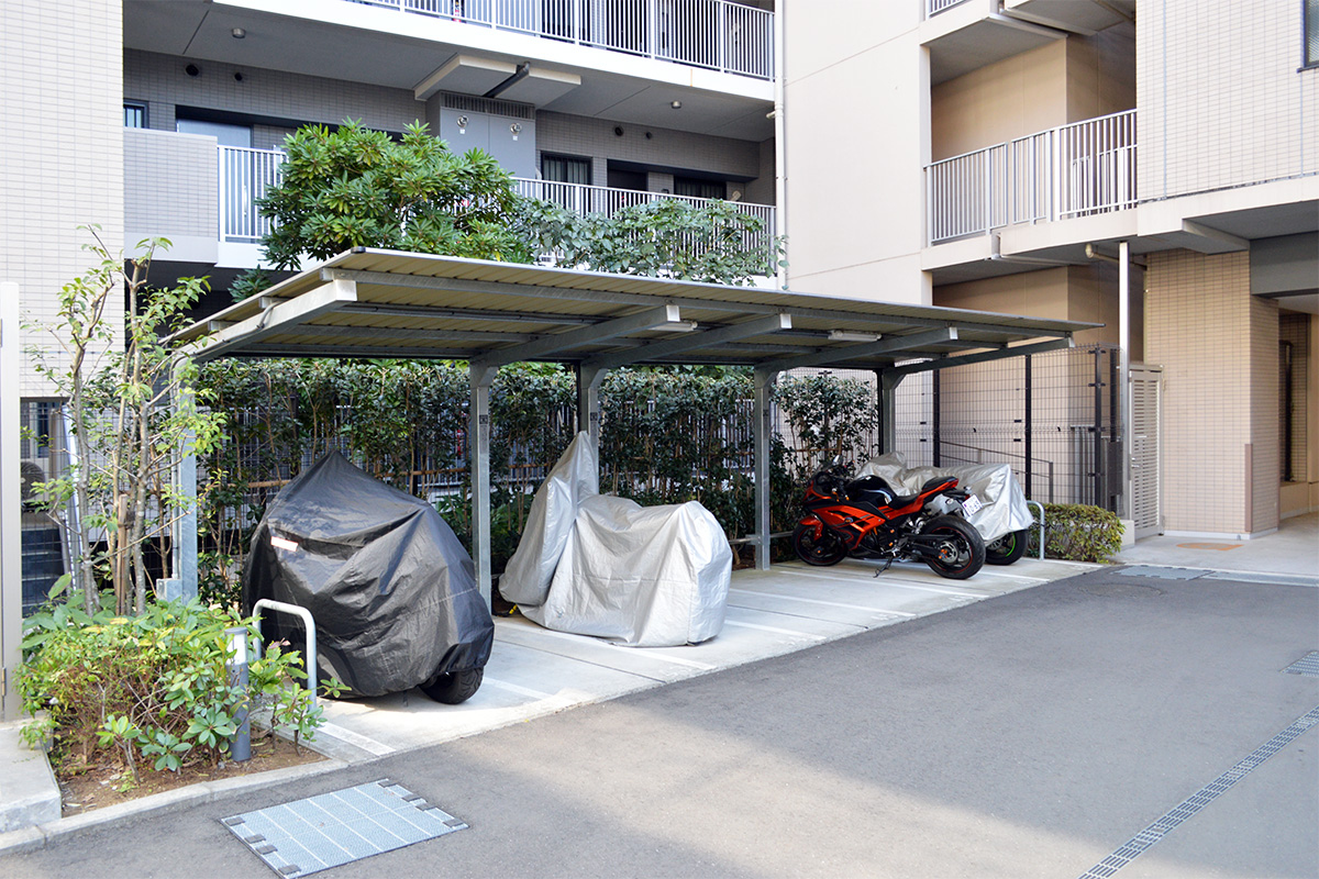 シティテラス小金井公園のオートバイ置き場