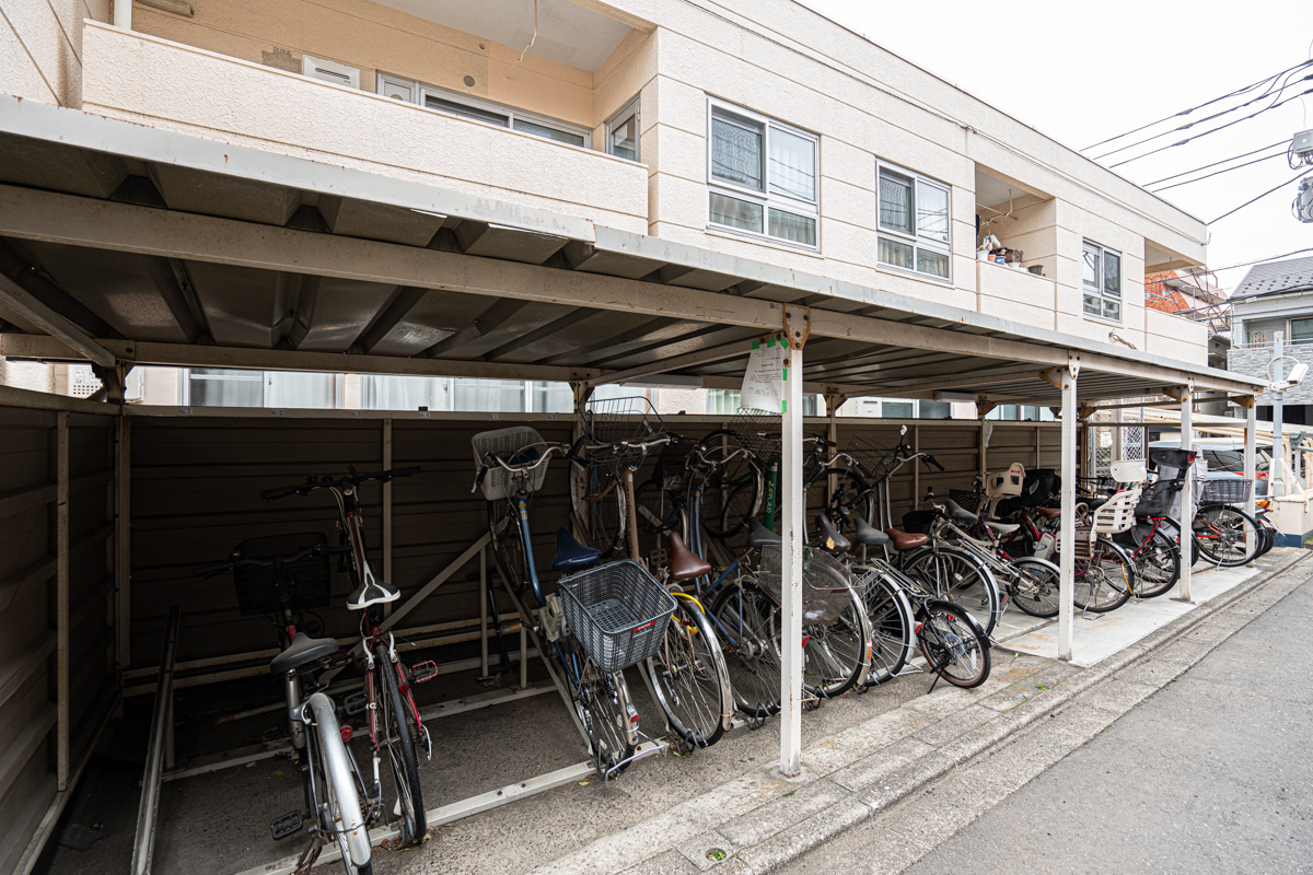 マンション市ヶ谷の自転車置き場