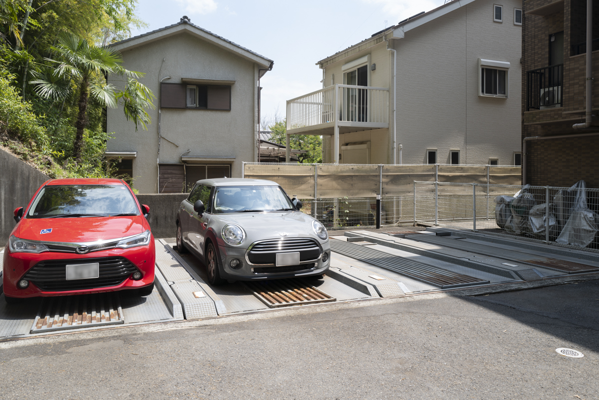 ダイアパレス長津田の駐車場