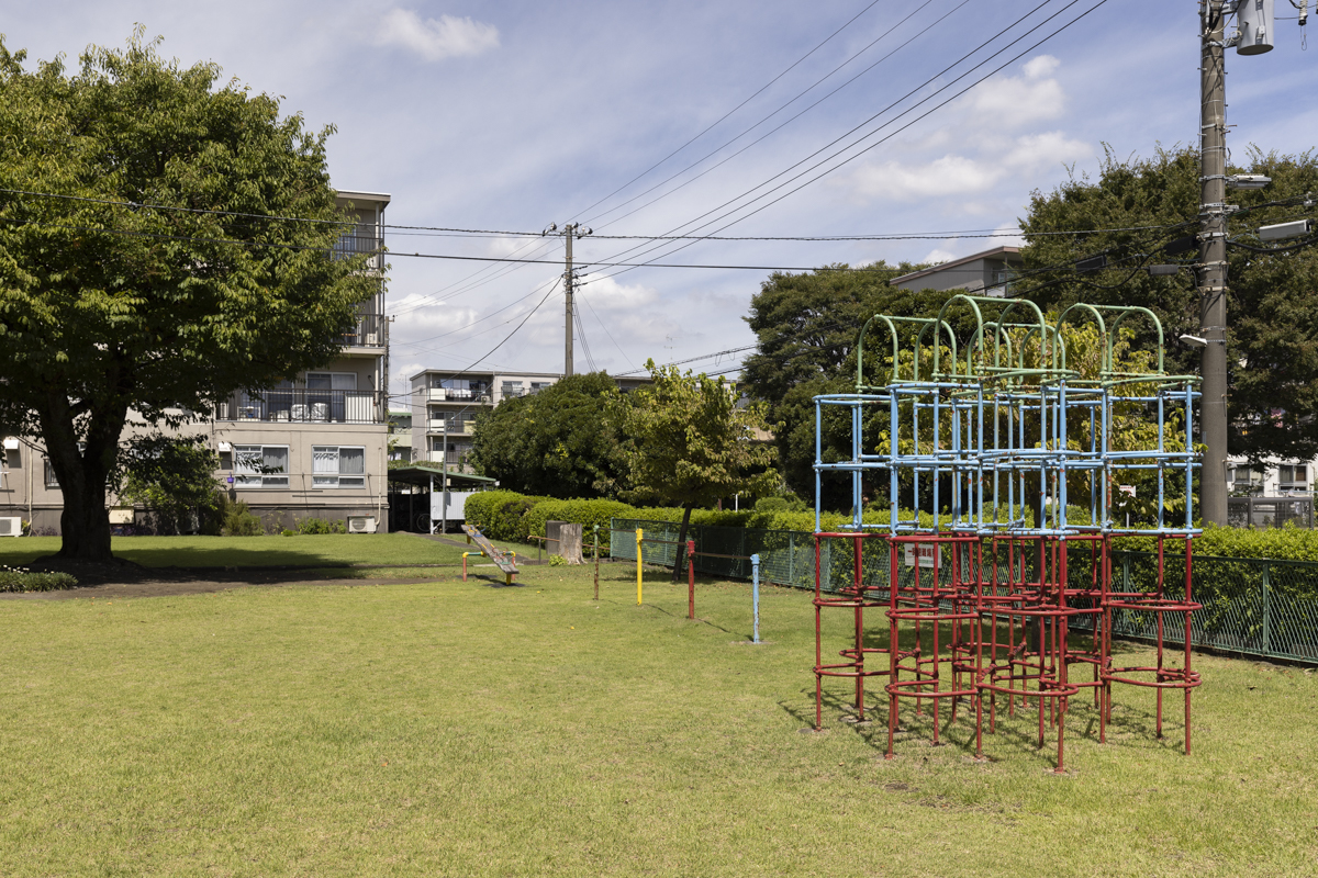 相武台団地２７０３号棟の公園