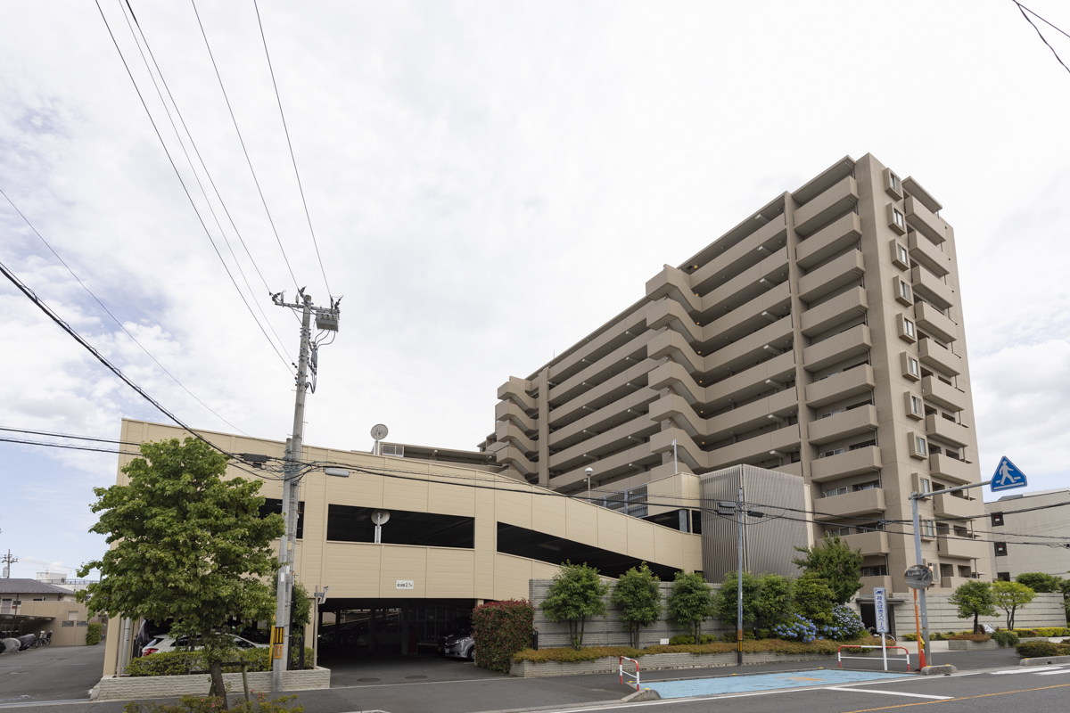 コスモステージ志木の外観