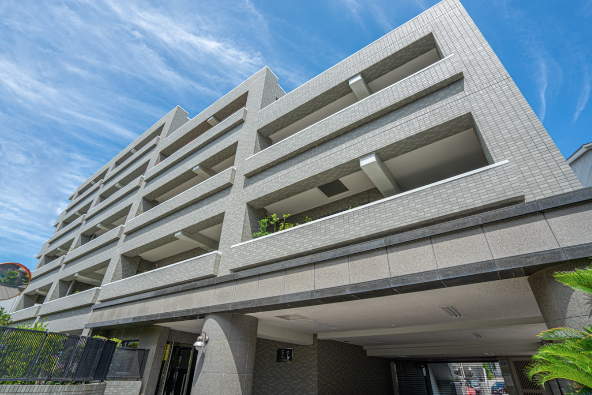 ライフヴィラ逗子の外観