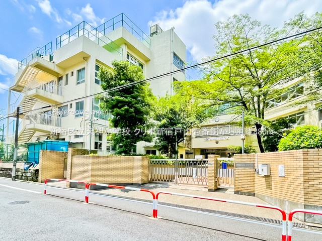 新宿区立天神小学校